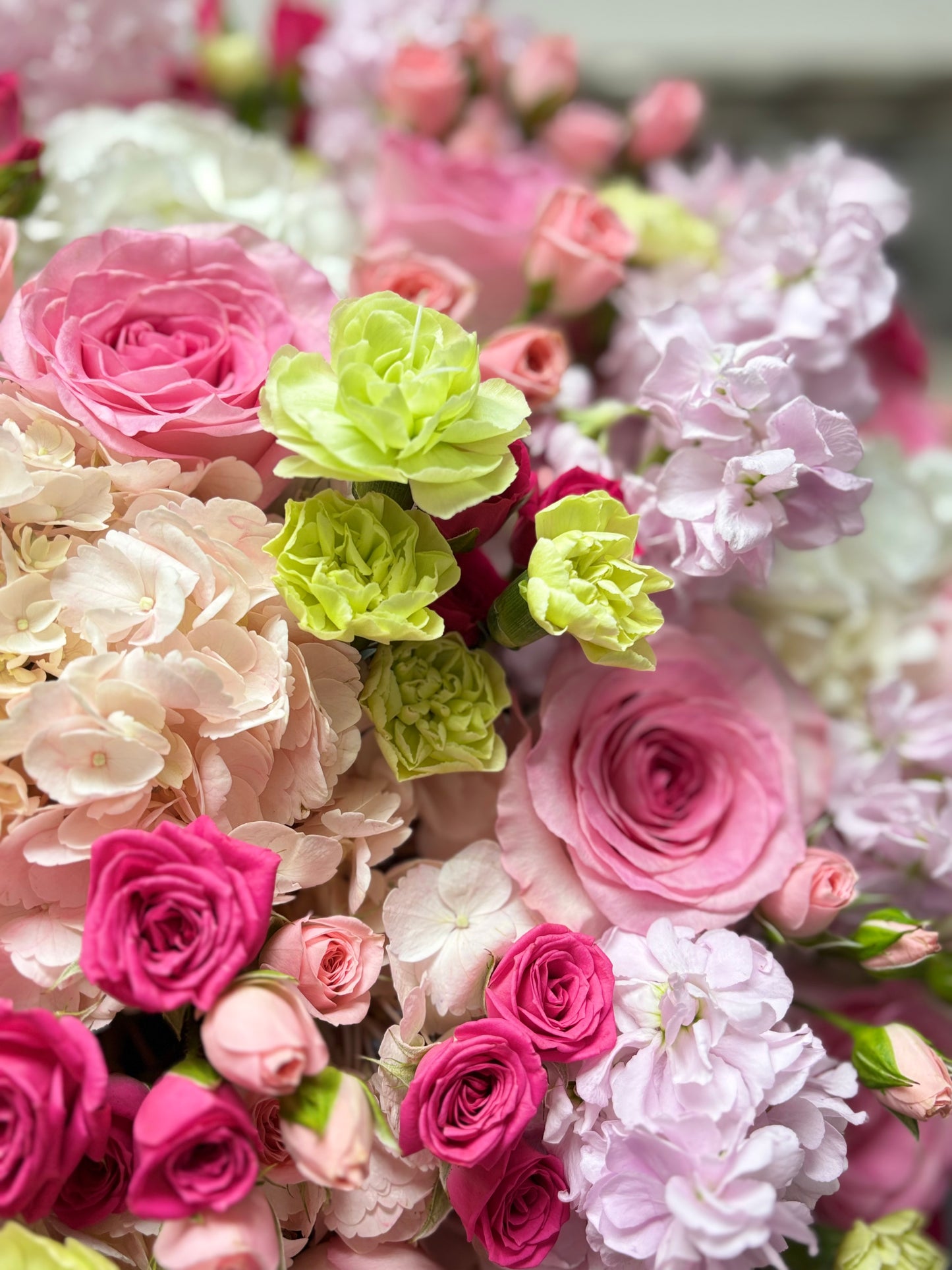 Pinck Roses & Mix flowers box
