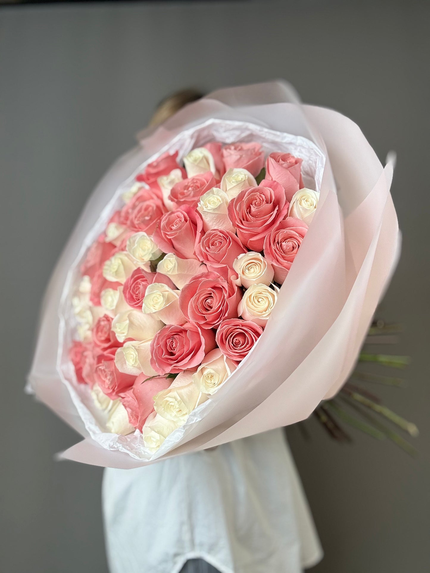 LUXURY WHITE & PINK ROSES BOUQUET