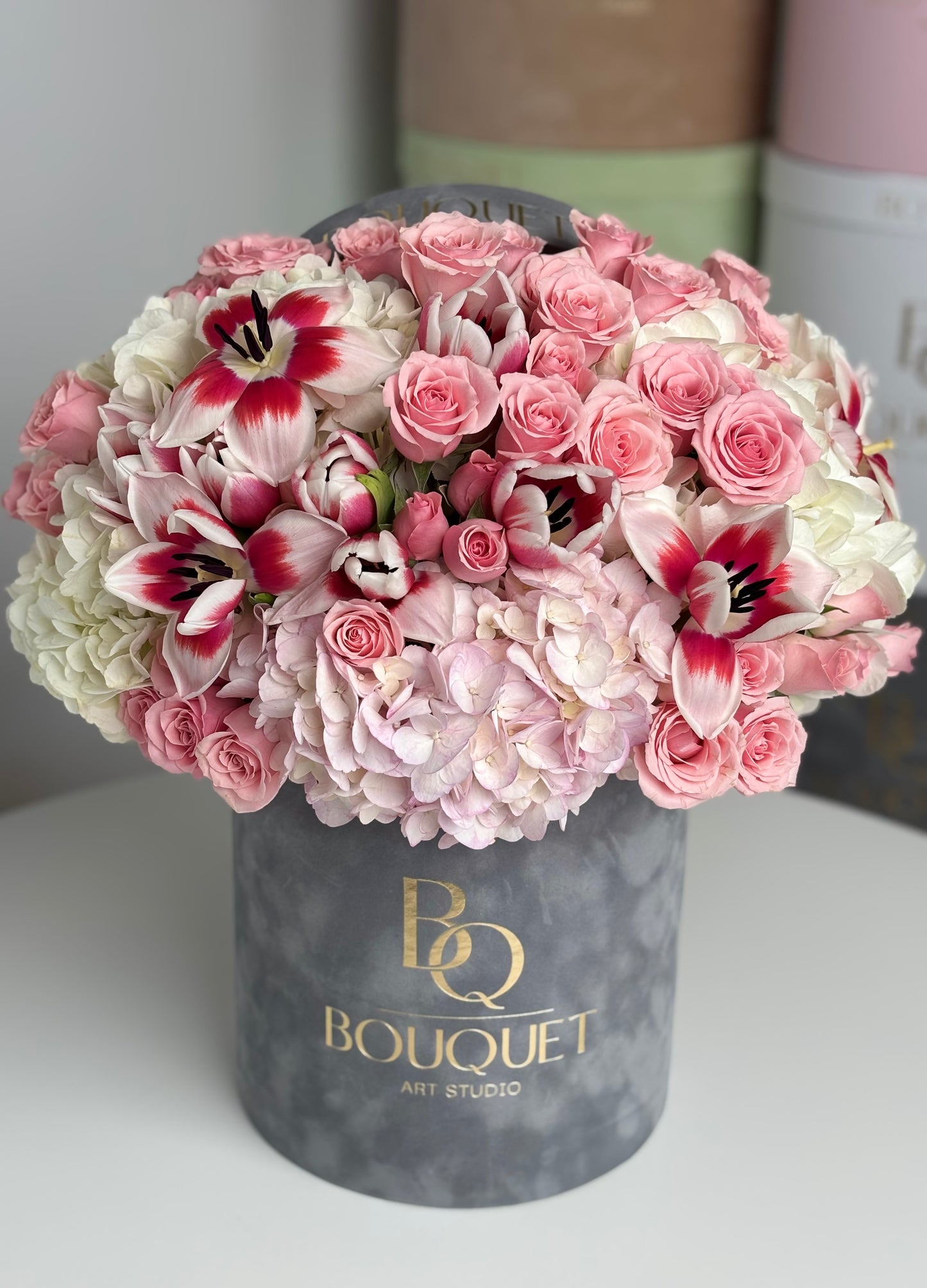 PINK ROSES, WHITE HYDRANGEA & RED-WHITE LILIES IN LUXURY HAT BOX | BQ BOUQUET