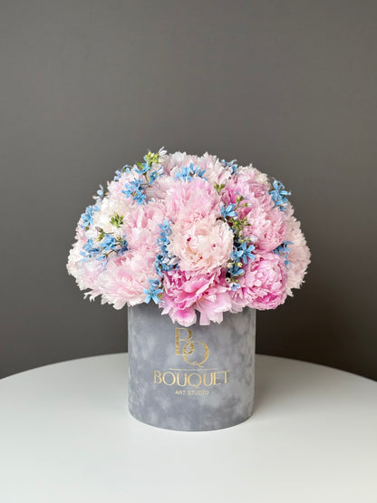 PINK PEONIES & BLUE FLOWERS IN LUXURY HAT BOX | BQ BOUQUET