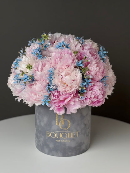 PINK PEONIES & BLUE FLOWERS IN LUXURY HAT BOX | BQ BOUQUET