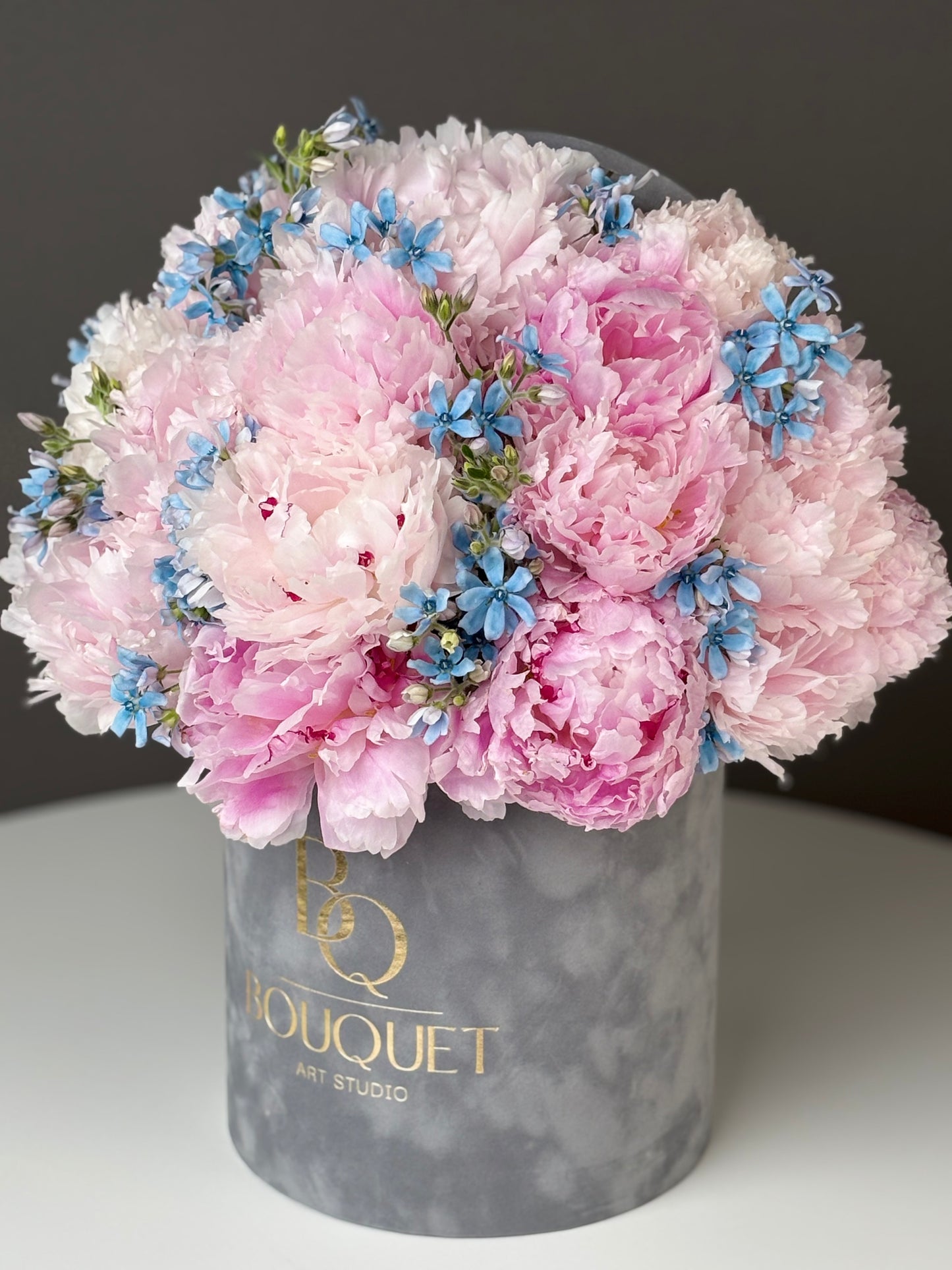 PINK PEONIES & BLUE FLOWERS IN LUXURY HAT BOX | BQ BOUQUET