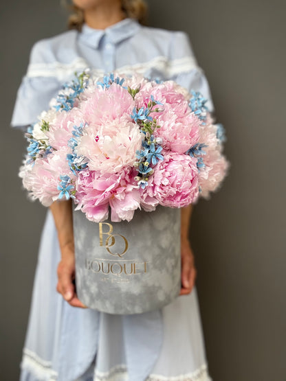 PINK PEONIES & BLUE FLOWERS IN LUXURY HAT BOX | BQ BOUQUET
