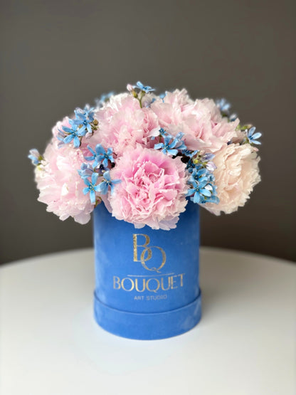 LUXURY PINK PEONIES & BLUE FLOWERS IN VELVET HAT BOX | BQ BOUQUET