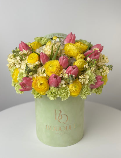 LUXURY SPRING FLOWER ARRANGEMENT WITH YELLOW RANUNCULUS & PINK TULIPS | BQ BOUQUET