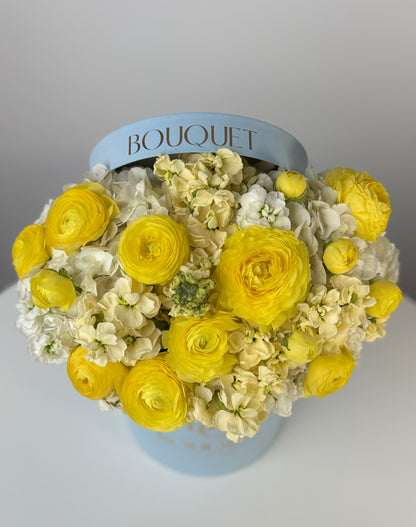 LUXURY YELLOW RANUNCULUS & WHITE FLOWERS IN HAT BOX | BQ BOUQUET