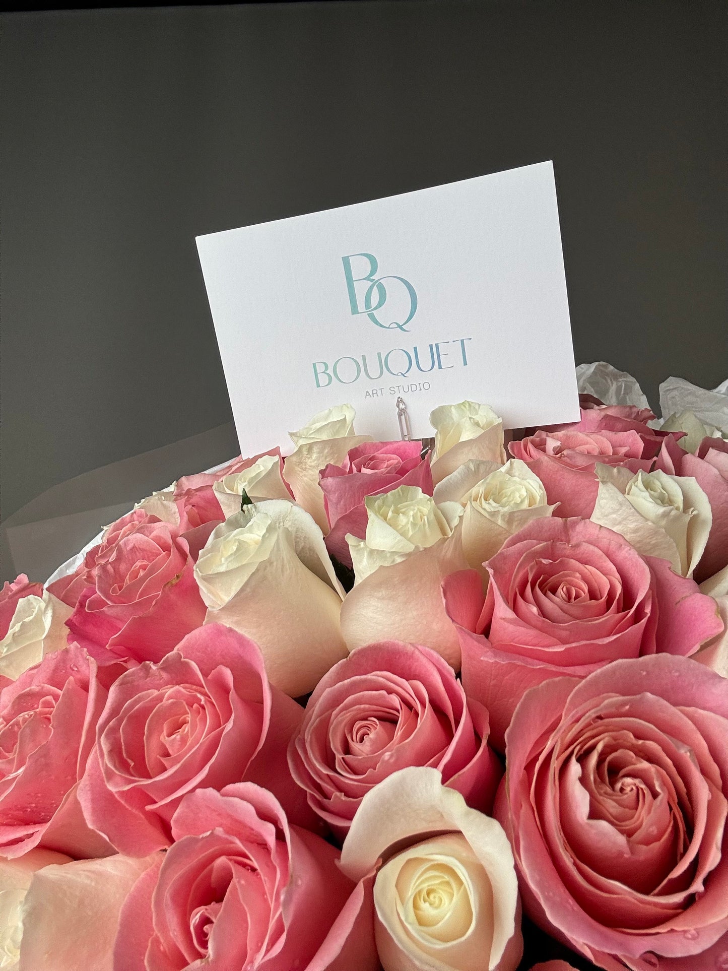 LUXURY WHITE & PINK ROSES BOUQUET