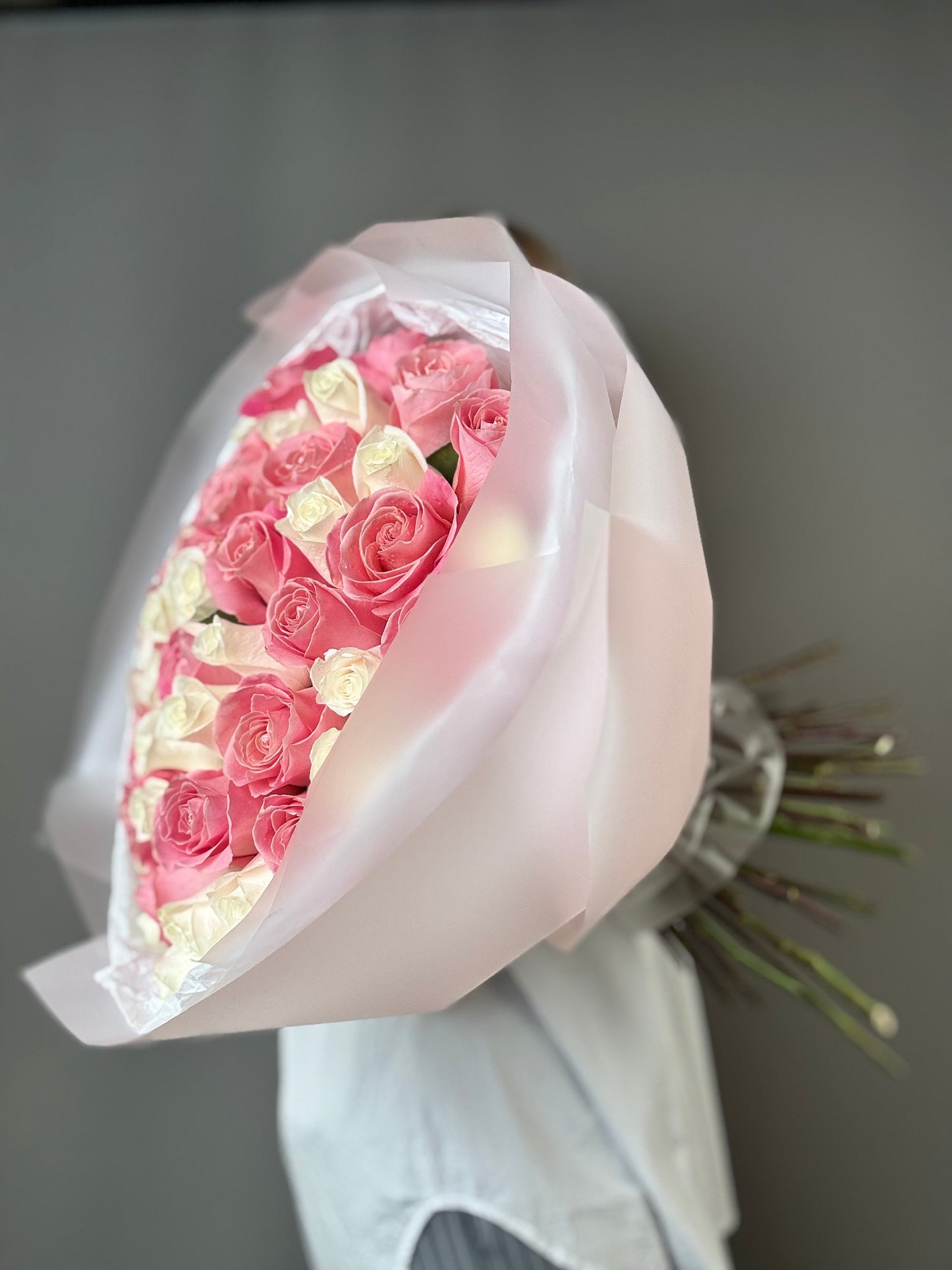 LUXURY WHITE & PINK ROSES BOUQUET