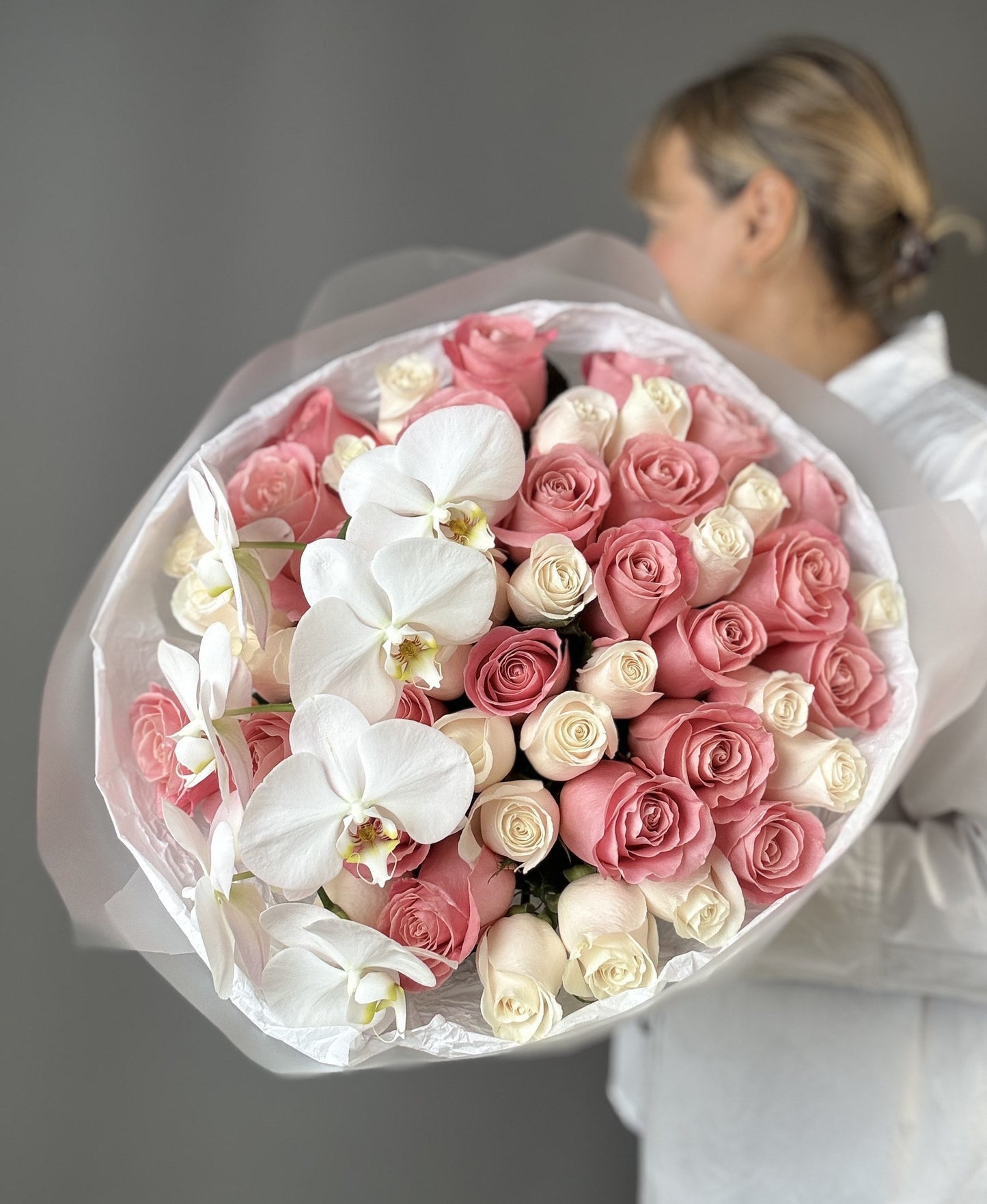 LUXURY ROSES & ORCHIDS BOUQUET