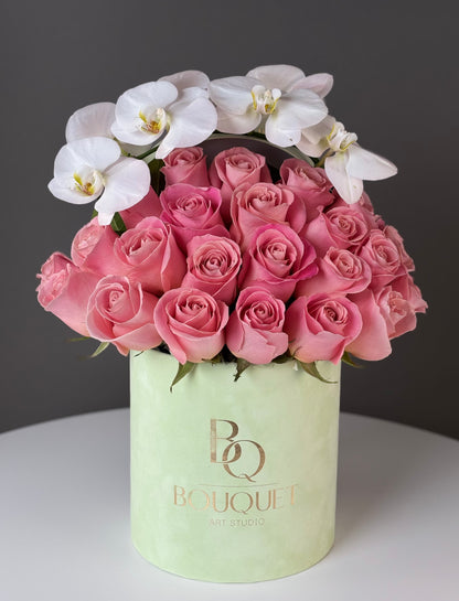 Coral Elegance & Orchid & Signature Green Velvet Box