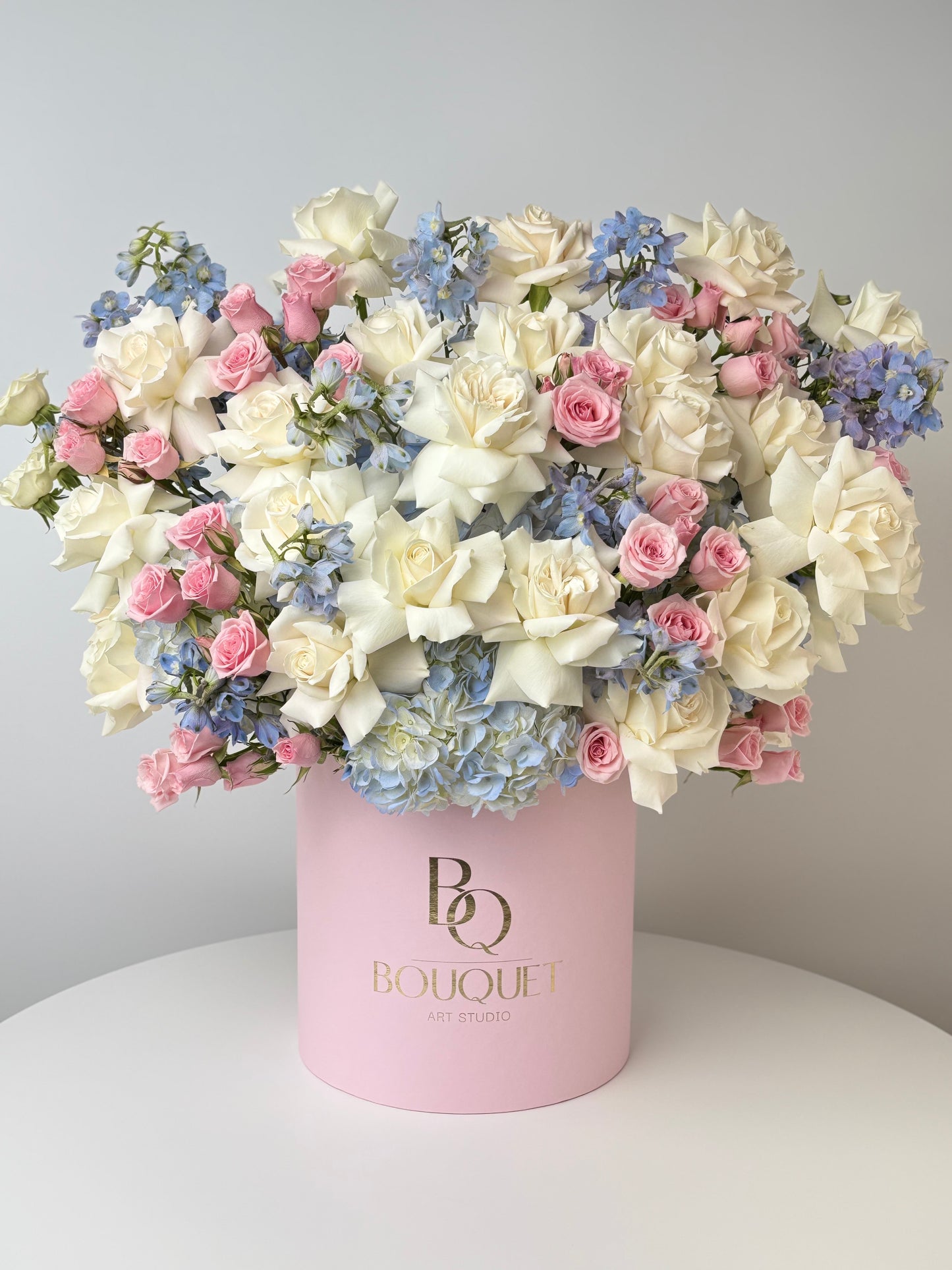 LUXURY WHITE ROSES, BLUE HYDRANGEA & PINK SPRAY ROSES IN HAT BOX | BQ BOUQUET