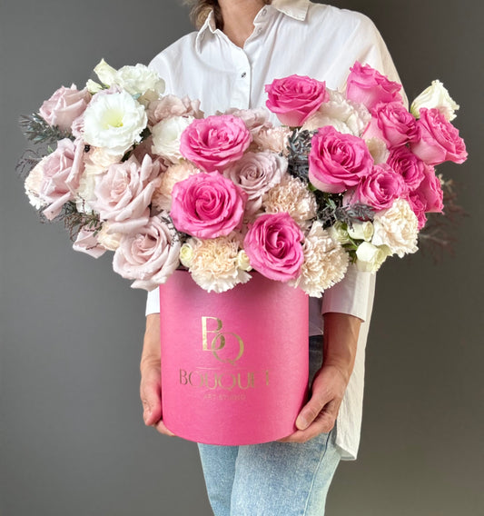 Flower Box Pink Roses & Lisianthus – Signature