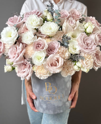 PEARL BLUSH LUXURY ROSE HAT BOX IN SAN CLEMENTE