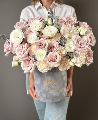 PEARL BLUSH LUXURY ROSE HAT BOX IN SAN CLEMENTE