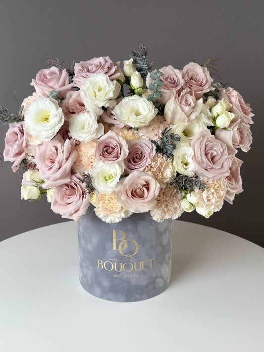 PEARL BLUSH LUXURY ROSE HAT BOX IN SAN CLEMENTE