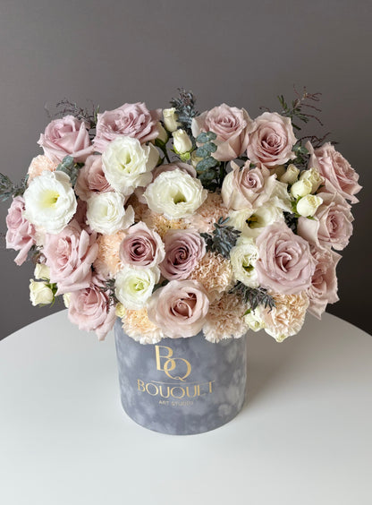 PEARL BLUSH LUXURY ROSE HAT BOX IN SAN CLEMENTE